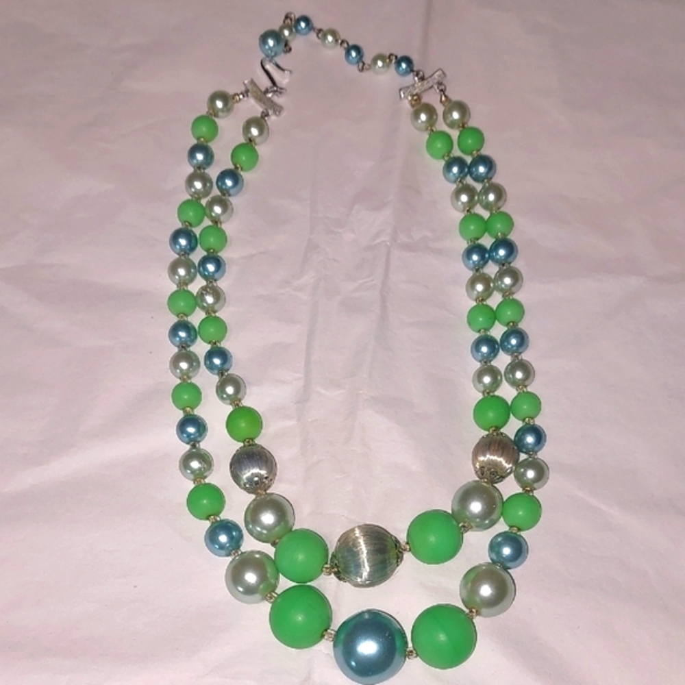 Vintage  Green and Blue Beaded Necklace .Costume Jewery